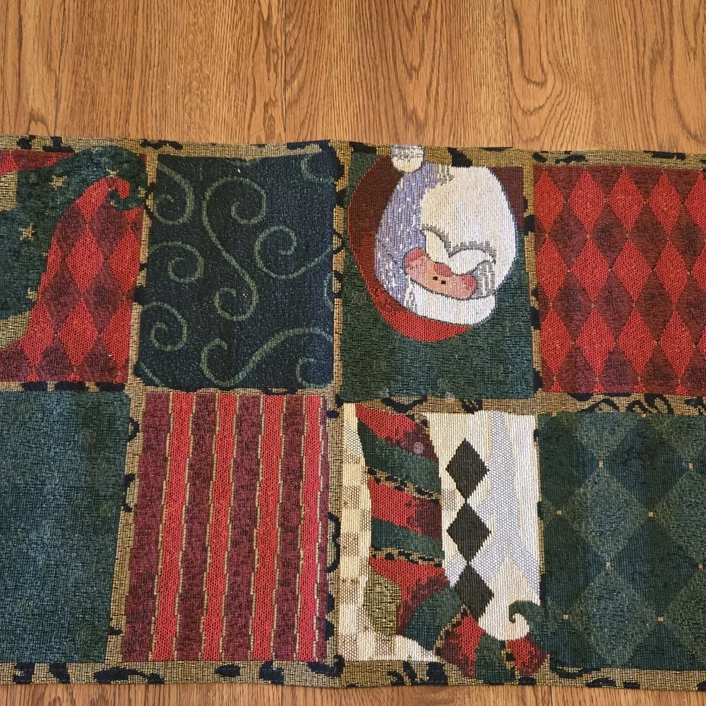 Signature Homestyles Christmas Tapestry Table Runner Santa Patchwork 49